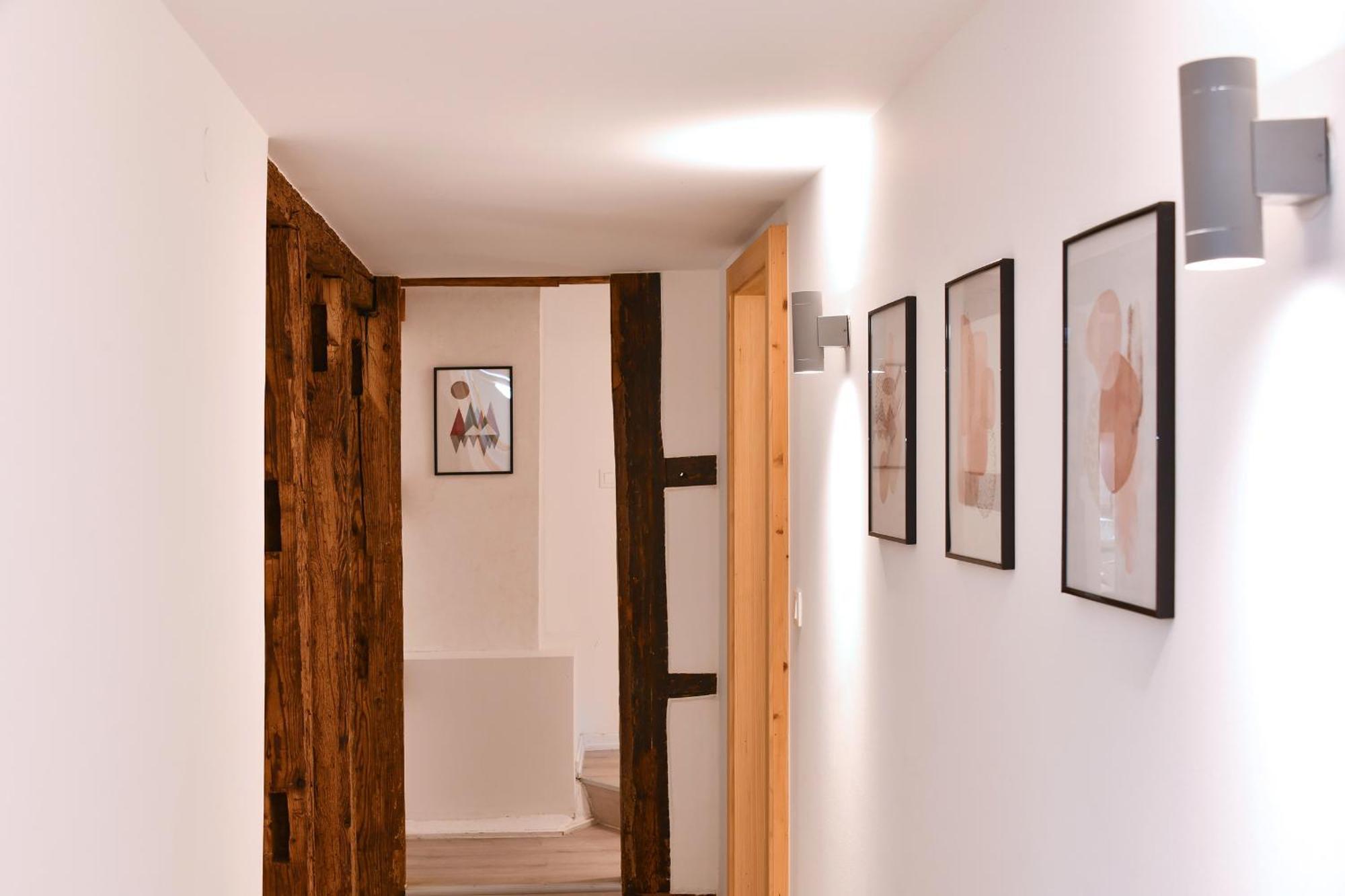 Grand Gite Dans Maison Alsacienne Historique Gueberschwihr Exterior foto
